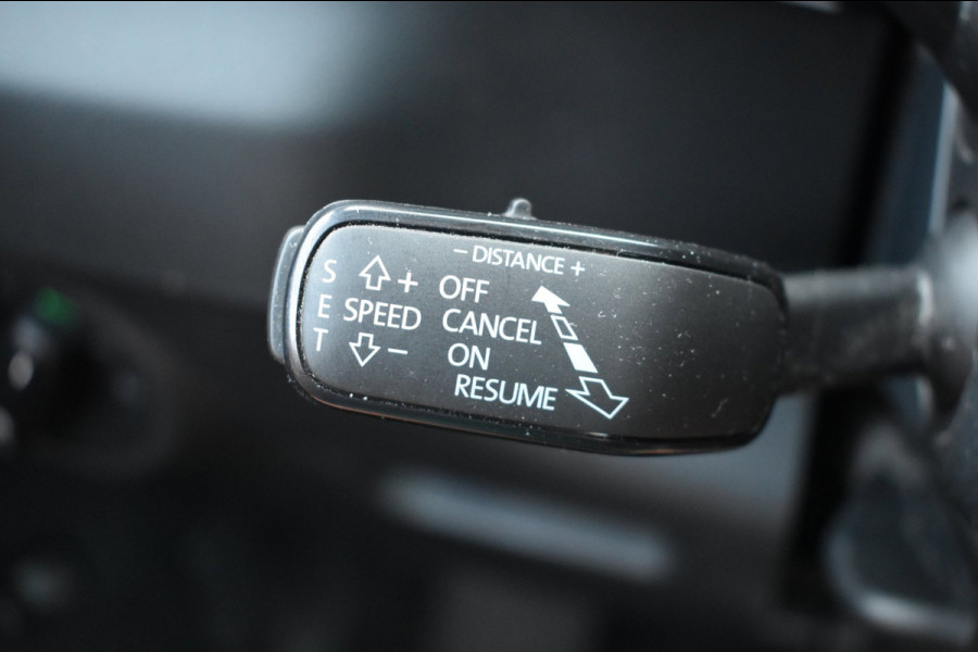 Škoda Karoq 1.5 TSI ACT Sportline | TREKHAAK | ADAPTIEVE CRUISE CONTROLE | CAMERA | NAP | STOELVERWARMING | CANTON