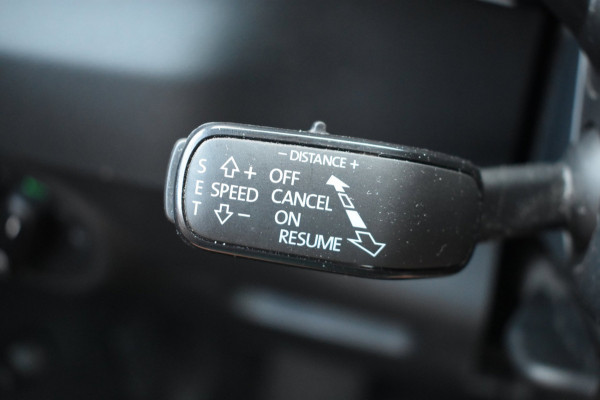 Škoda Karoq 1.5 TSI ACT Sportline | TREKHAAK | ADAPTIEVE CRUISE CONTROLE | CAMERA | NAP | STOELVERWARMING | CANTON