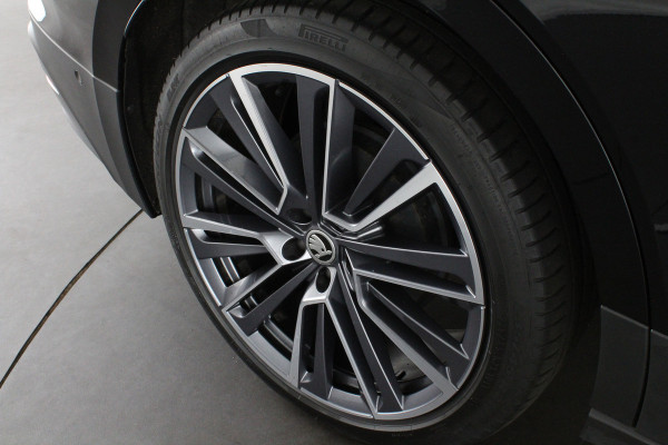 Škoda ENYAQ iV 80 Loft Edition > SOH 95%/21 inch/Trekhaak/Camera...