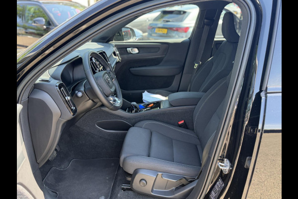 Volvo XC40 Recharge Core 70 kWh SOH 94% VAN: 32.900,- VOOR: 30.877,- UW WKVOORDEEL: 2.023,-