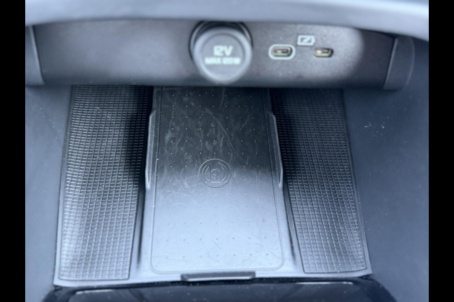Volvo XC40 Recharge Core 70 kWh SOH 94% VAN: 32.900,- VOOR: 30.877,- UW WKVOORDEEL: 2.023,-