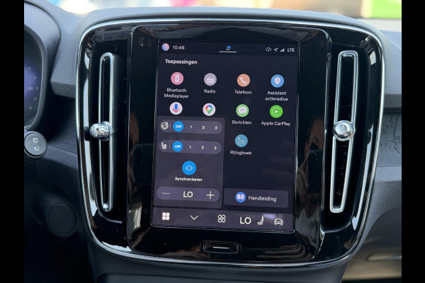Volvo XC40 Recharge Core 70 kWh SOH 94% VAN: 32.900,- VOOR: 30.877,- UW WKVOORDEEL: 2.023,-