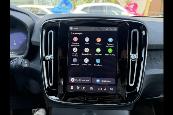 Volvo XC40 Recharge Core 70 kWh SOH 94% VAN: 32.900,- VOOR: 30.877,- UW WKVOORDEEL: 2.023,-