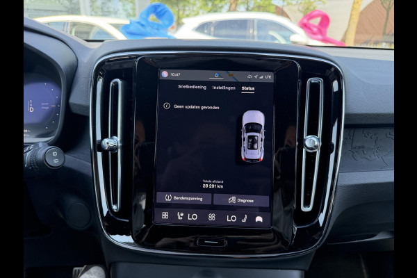 Volvo XC40 Recharge Core 70 kWh SOH 94% VAN: 32.900,- VOOR: 30.877,- UW WKVOORDEEL: 2.023,-
