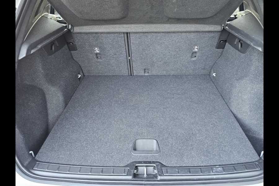 Volvo XC40 1.5 T3 Zeer netjes | Perfect onderhouden | Virtual cockpit | LED | Camera | Adaptive cruise control etc.