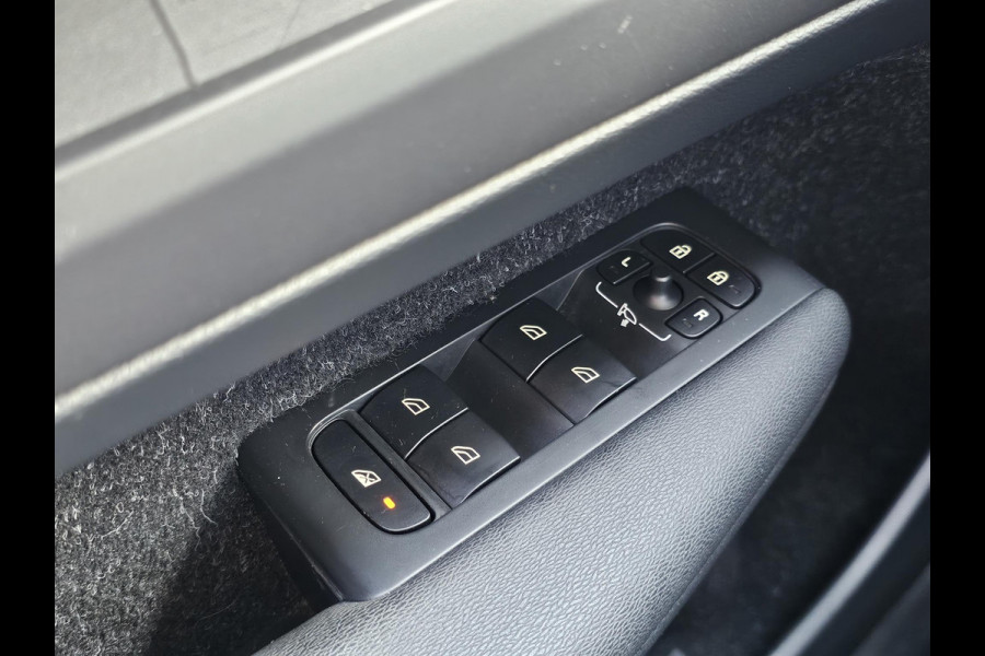 Volvo XC40 1.5 T3 Zeer netjes | Perfect onderhouden | Virtual cockpit | LED | Camera | Adaptive cruise control etc.