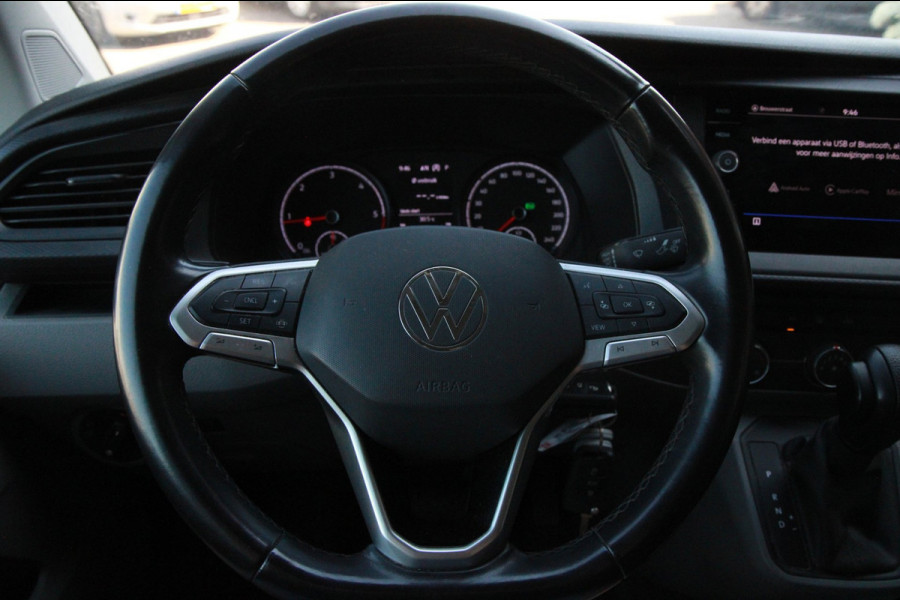 Volkswagen Transporter 2.0 TDI L2H1 / Automaat / Multi stuur / App connect / Verwarmde voorruit