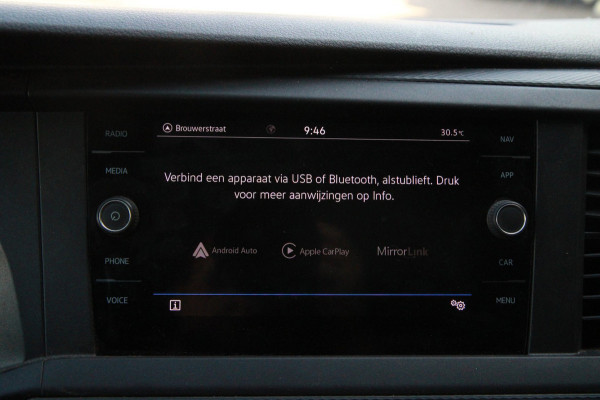 Volkswagen Transporter 2.0 TDI L2H1 / Automaat / Multi stuur / App connect / Verwarmde voorruit