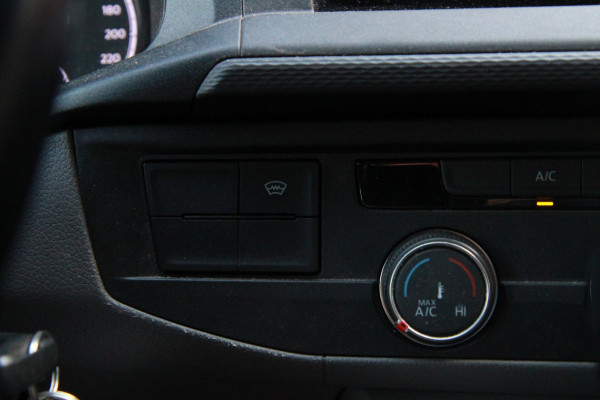 Volkswagen Transporter 2.0 TDI L2H1 / Automaat / Multi stuur / App connect / Verwarmde voorruit