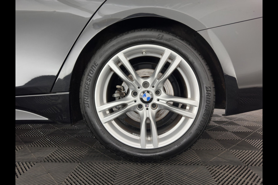 BMW 3 Serie Touring 318d M-Sport Edition Aut. *LEATHER | FULL-LED | HEATED-SPORTSEATS | CAMERA | DIGI-COCKPIT | HIFI-SOUND | NAVI-FULLMAP | ECC | PDC | CRUISE | KEYLESS |  TOWBAR | 17''ALU*
