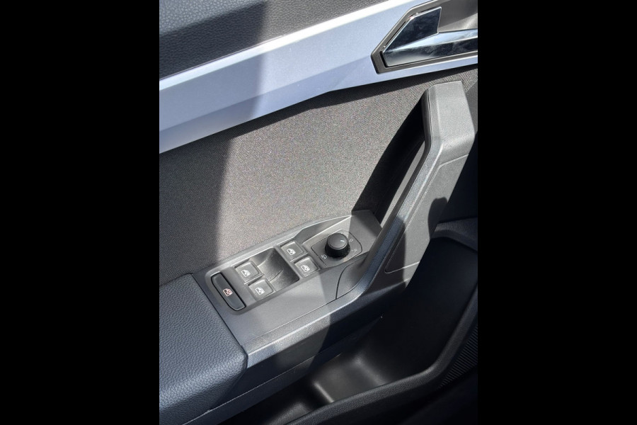 Seat Arona 1.0 EcoTSI FR Business Connect | Carplay/Android, Camera, Stoelverw., Navi, Cruise, Climate |