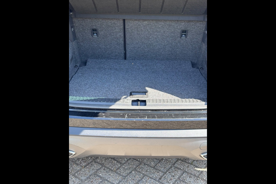 Seat Arona 1.0 EcoTSI FR Business Connect | Carplay/Android, Camera, Stoelverw., Navi, Cruise, Climate |