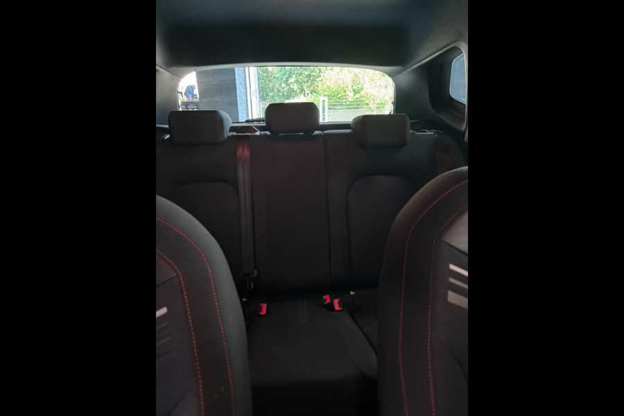 Seat Arona 1.0 EcoTSI FR Business Connect | Carplay/Android, Camera, Stoelverw., Navi, Cruise, Climate |