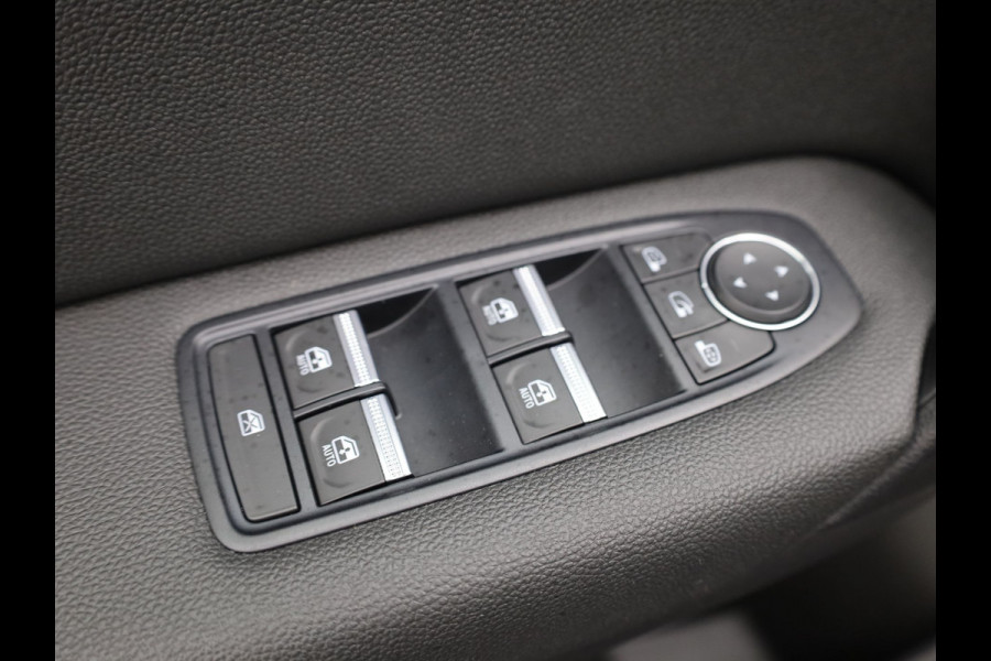 Renault Captur 1.3 TCe 140 Intens | Trekhaak | Camera | Allseason banden | Prijs Rijklaar!!