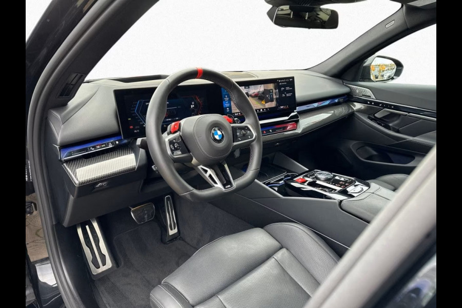 BMW M5 Touring ** M-DRIVER PACK (305 km/h), M-REM, PANO, TREKH, MERINO LEDER, 21 INCH LMV ** 1e EIG - UNFALLFREI - Ex BMW AG ** ** INFORMEER OOK NAAR ONZE AANTREKKELIJKE FINANCIAL-LEASE TARIEVEN **