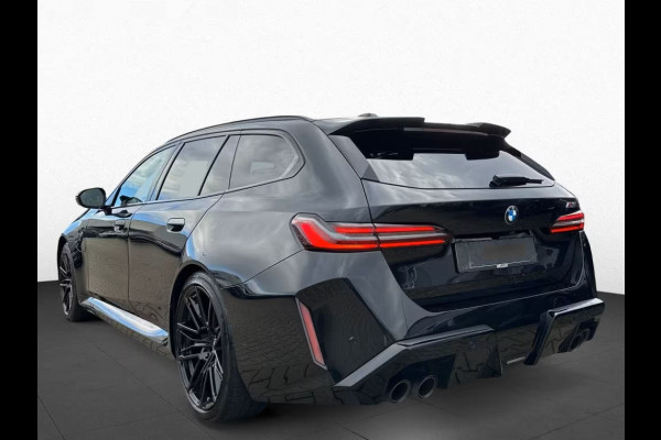 BMW M5 Touring ** M-DRIVER PACK (305 km/h), M-REM, PANO, TREKH, MERINO LEDER, 21 INCH LMV ** 1e EIG - UNFALLFREI - Ex BMW AG ** ** INFORMEER OOK NAAR ONZE AANTREKKELIJKE FINANCIAL-LEASE TARIEVEN **