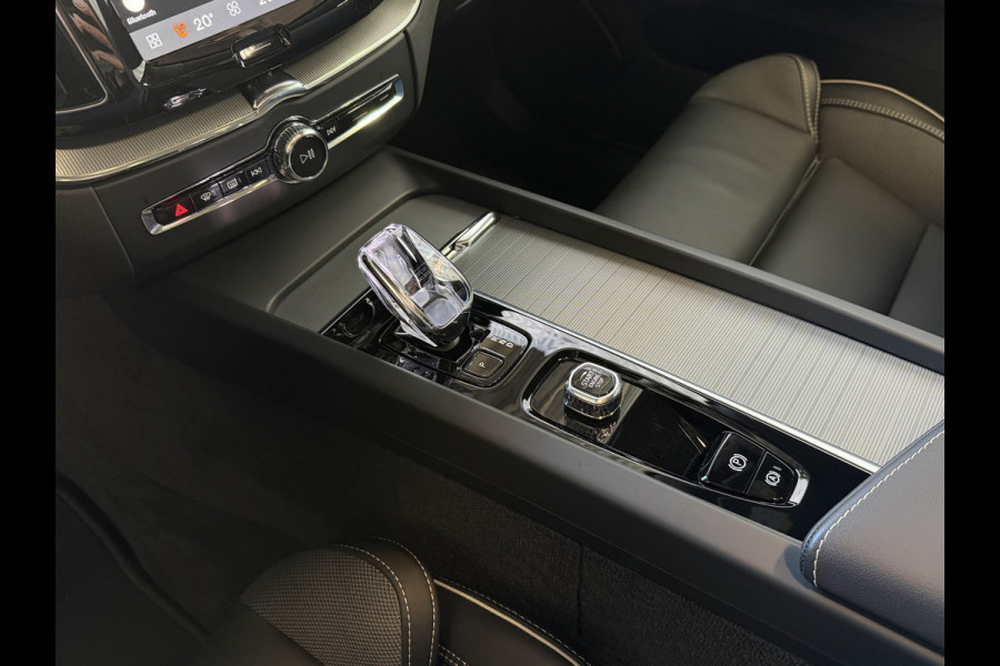 Volvo XC60 2.0 T8 456PK AWD ULTRA BLACK EDITION STOEL/STUUR.VER. 22''LMV PANO HEADUP HARMAN KARDON