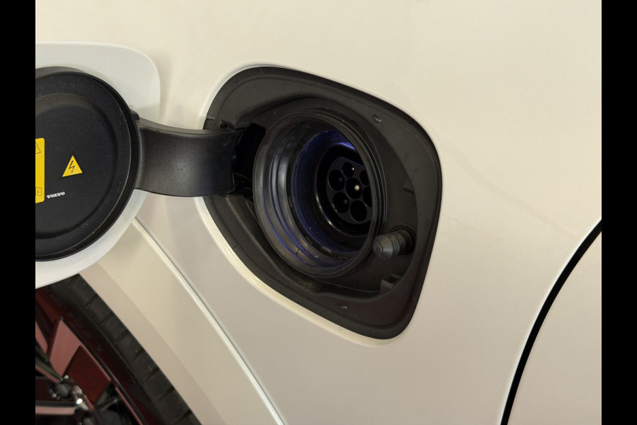 Volvo XC60 2.0 T8 456PK AWD ULTRA BLACK EDITION STOEL/STUUR.VER. 22''LMV PANO HEADUP HARMAN KARDON