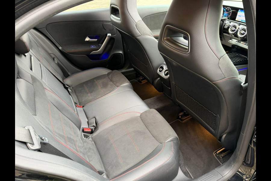 Mercedes-Benz A-Klasse A 180 AMG PAKKET l PANO