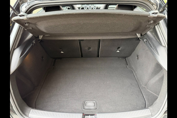 Mercedes-Benz A-Klasse A 180 AMG PAKKET l PANO