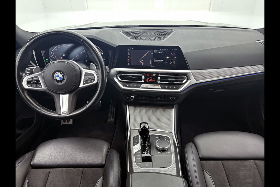 BMW 3-serie 320i High Executive M-pakket Performance(Dealer OndH, Camera, Carplay, StoelV, Navi Prof, Etc)