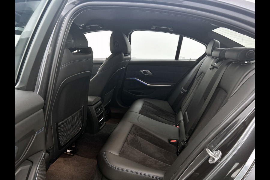 BMW 3-serie 320i High Executive M-pakket Performance(Dealer OndH, Camera, Carplay, StoelV, Navi Prof, Etc)