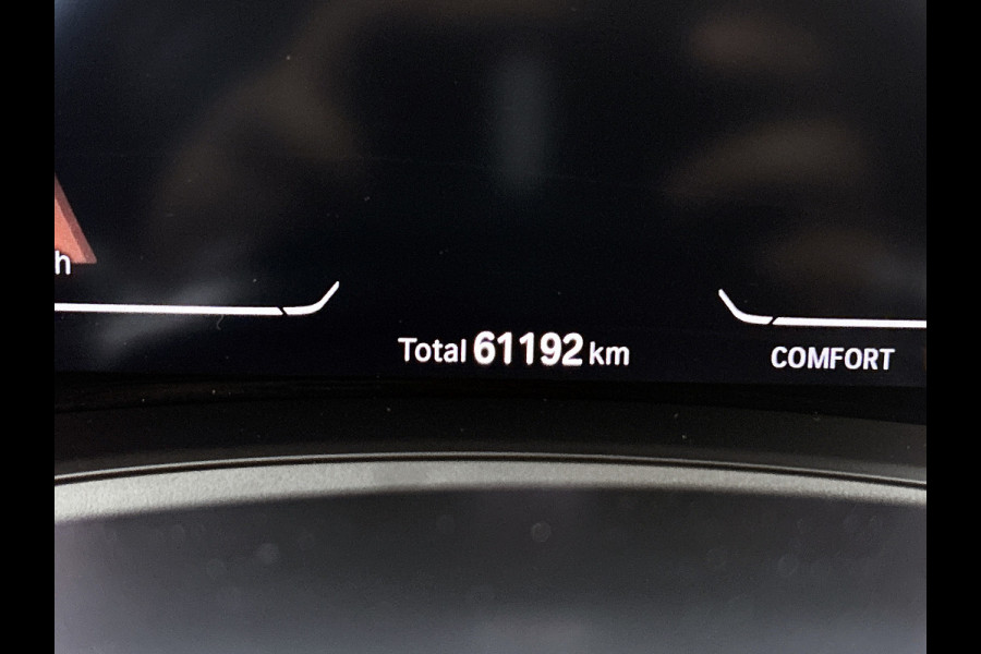 BMW 3-serie 320i High Executive M-pakket Performance(Dealer OndH, Camera, Carplay, StoelV, Navi Prof, Etc)