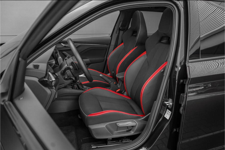 Škoda Kamiq 1.5 TSI Monte Carlo Pano Matrix LED Camera 18"