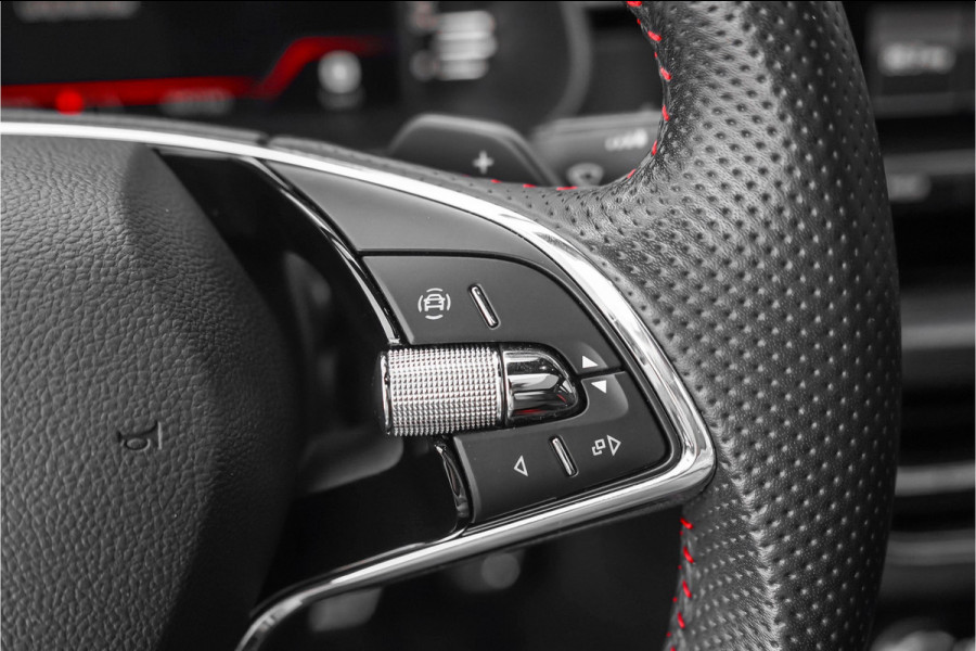 Škoda Kamiq 1.5 TSI Monte Carlo Pano Matrix LED Camera 18"