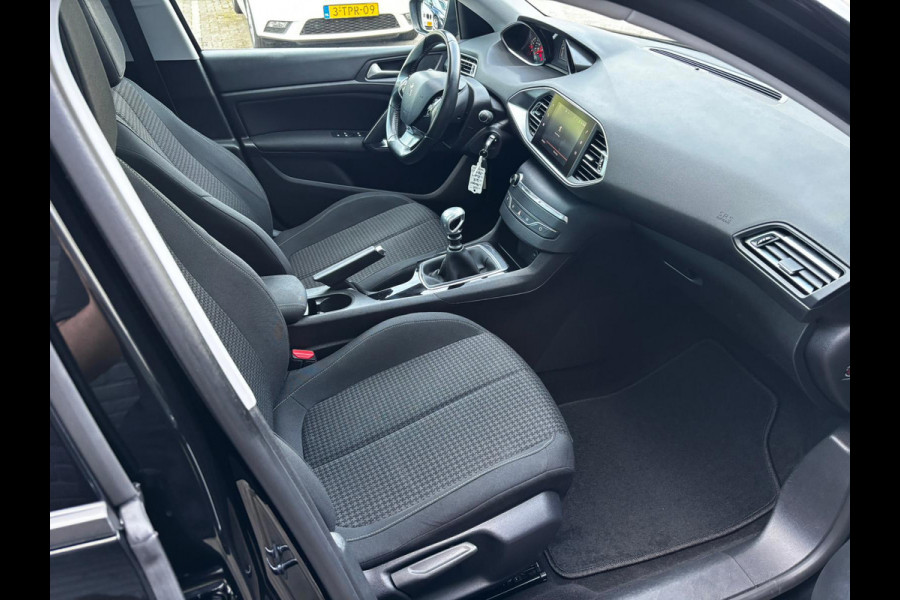 Peugeot 308 SW 1.2 PureTech Blue Lease Executive PDC | NAVI | CRUISE | NWE APK