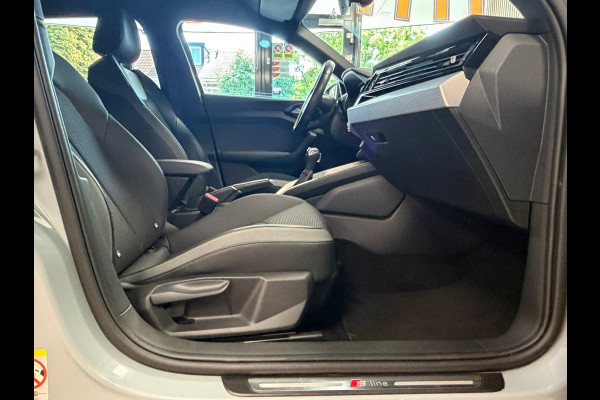 Audi A1 citycarver 30 TFSI S-Line AUT AMBIANT VERLICHTING APPLE CARPLAY PDC AIRCO KEYLESS-GO STOELVERWARMING START/STOP CRUISE