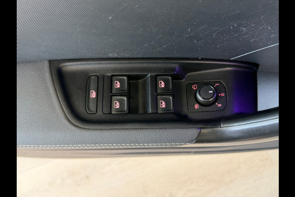 Audi A1 citycarver 30 TFSI S-Line AUT AMBIANT VERLICHTING APPLE CARPLAY PDC AIRCO KEYLESS-GO STOELVERWARMING START/STOP CRUISE