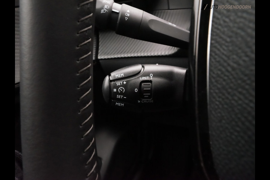 Peugeot 208 1.2 PureTech Allure Luxe (APPLE CARPLAY,ACHTERUITRIJCAMERA,PARKEERSENSOREN,3D-COCKPIT,LM-VELGEN,CRUISE,TOPCONDITIE)