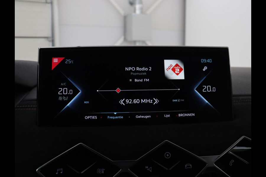 DS DS 3 Crossback E-Tense Performance Line+ 50 kWh | SOH 92,3% | Warmtepomp | Matrix LED | Alcantara | Side Assist | Camera | Carplay | Keyless | Navigatie | DAB | Climate control | Cruise control