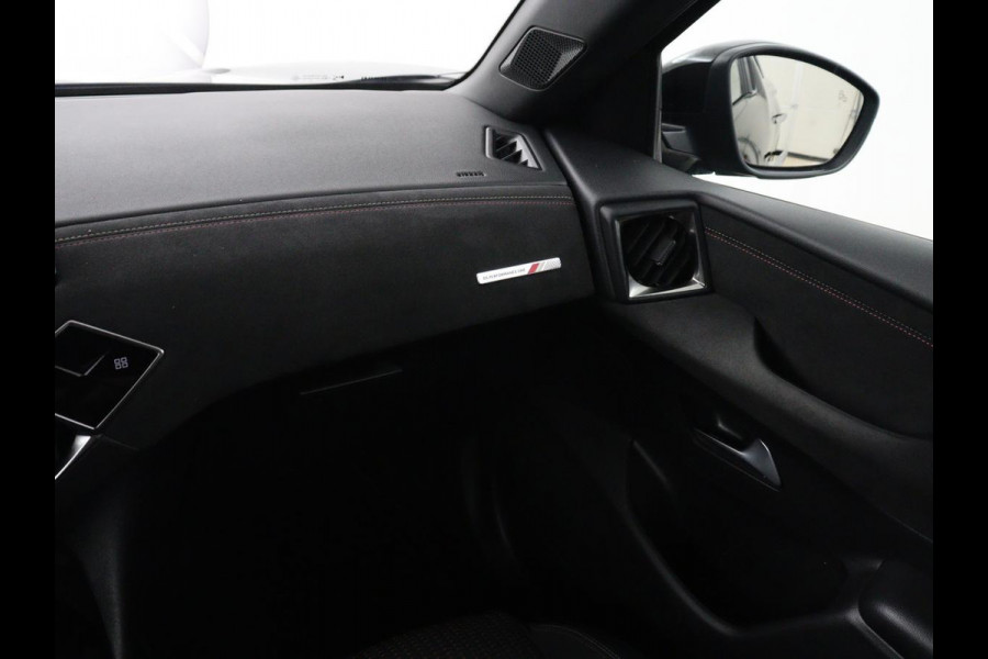 DS DS 3 Crossback E-Tense Performance Line+ 50 kWh | SOH 92,3% | Warmtepomp | Matrix LED | Alcantara | Side Assist | Camera | Carplay | Keyless | Navigatie | DAB | Climate control | Cruise control