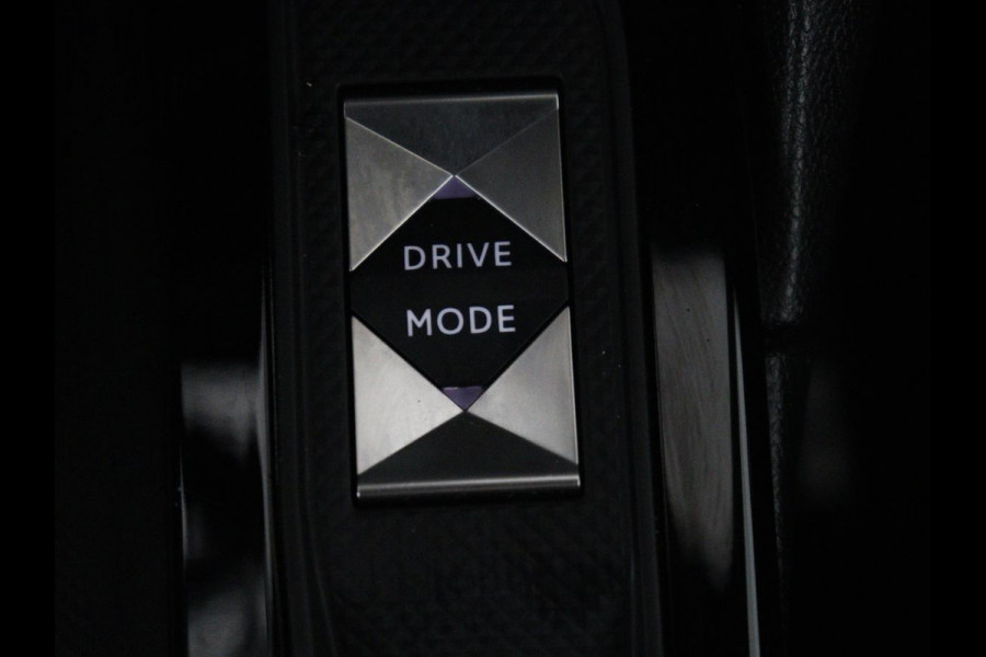 DS DS 3 Crossback E-Tense Performance Line+ 50 kWh | SOH 92,3% | Warmtepomp | Matrix LED | Alcantara | Side Assist | Camera | Carplay | Keyless | Navigatie | DAB | Climate control | Cruise control