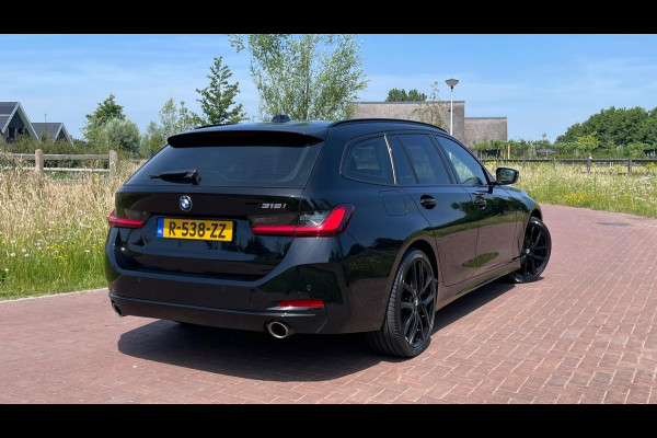 BMW 3 Serie Touring 318i Facelift model | Sportstoelen | 19 Inch | NL-Auto |