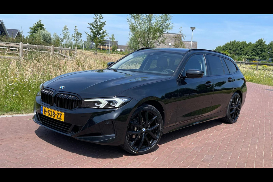 BMW 3 Serie Touring 318i Facelift model | Sportstoelen | 19 Inch | NL-Auto |