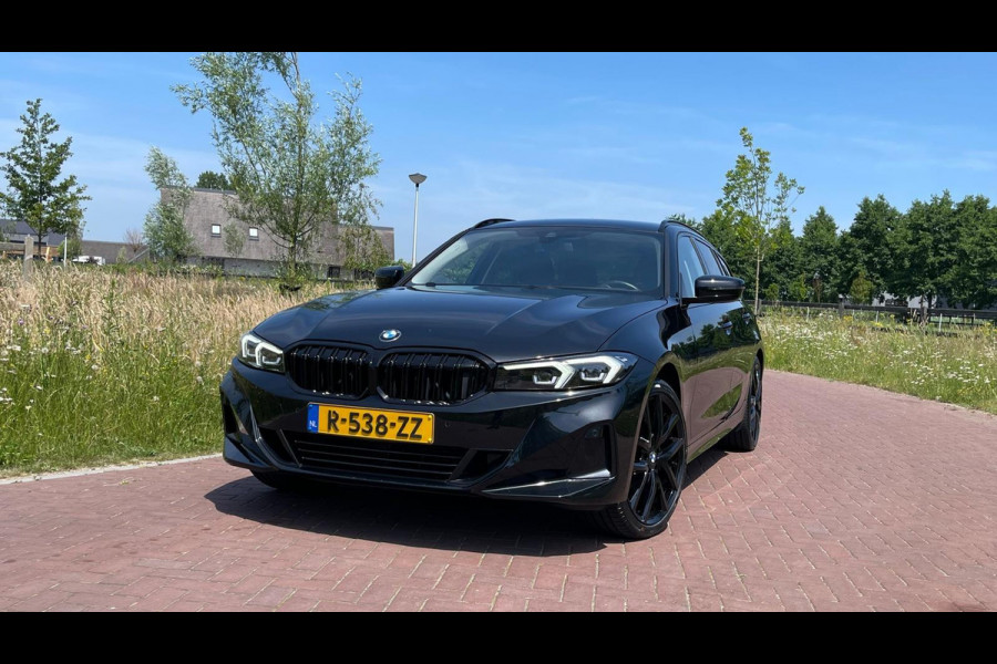 BMW 3 Serie Touring 318i Facelift model | Sportstoelen | 19 Inch | NL-Auto |