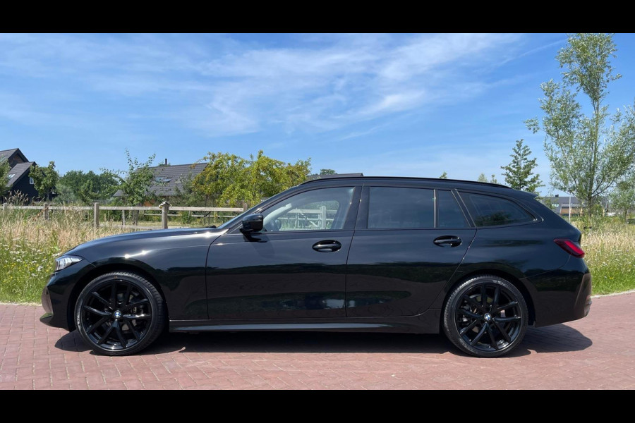BMW 3 Serie Touring 318i Facelift model | Sportstoelen | 19 Inch | NL-Auto |