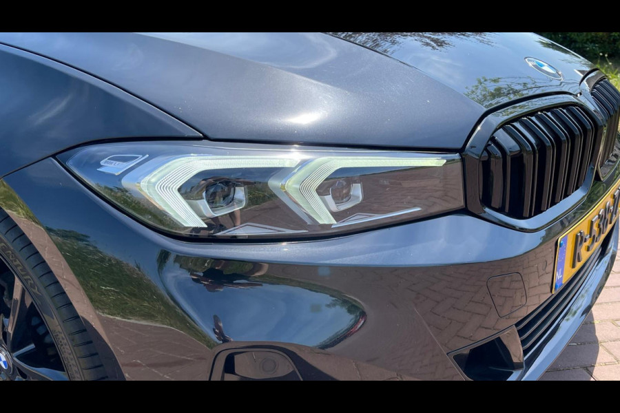 BMW 3 Serie Touring 318i Facelift model | Sportstoelen | 19 Inch | NL-Auto |