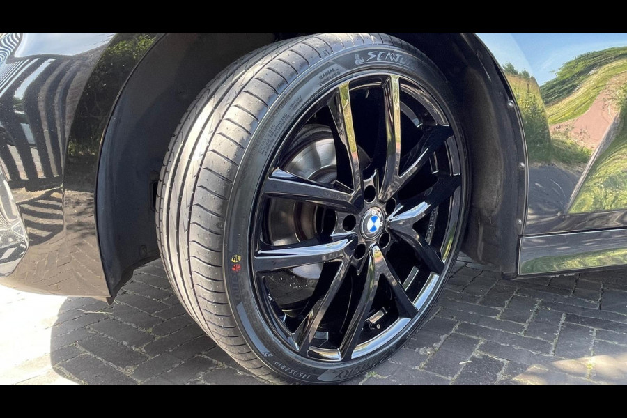 BMW 3 Serie Touring 318i Facelift model | Sportstoelen | 19 Inch | NL-Auto |