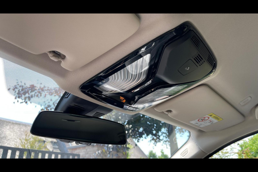 BMW 3 Serie Touring 318i Facelift model | Sportstoelen | 19 Inch | NL-Auto |