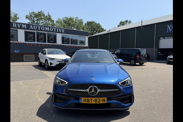 Mercedes-Benz C-Klasse 300 e AMG Line Limited PHEV | VAN € 42.900,- VOOR € 39.877,- | UW WK-VOORDEEL: € 3.023,- | PANORAMADAK | DISTRONIC (ACC) | ACHTERUITRIJCAMERA | DODEHOEKASSISTENT | AMBIENT LIGHTING | MERCEDES-DEALER ONDERHOUDEN | RIJKLAAR MET 12 MAANDEN BOVAG GARANTIE |
