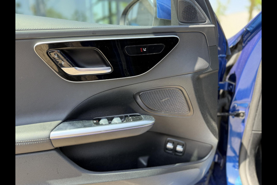 Mercedes-Benz C-Klasse 300 e AMG Line Limited PHEV | VAN € 42.900,- VOOR € 39.877,- | UW WK-VOORDEEL: € 3.023,- | PANORAMADAK | DISTRONIC (ACC) | ACHTERUITRIJCAMERA | DODEHOEKASSISTENT | AMBIENT LIGHTING | MERCEDES-DEALER ONDERHOUDEN | RIJKLAAR MET 12 MAANDEN BOVAG GARANTIE |