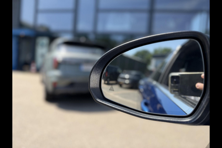 Mercedes-Benz C-Klasse 300 e AMG Line Limited PHEV | VAN € 42.900,- VOOR € 39.877,- | UW WK-VOORDEEL: € 3.023,- | PANORAMADAK | DISTRONIC (ACC) | ACHTERUITRIJCAMERA | DODEHOEKASSISTENT | AMBIENT LIGHTING | MERCEDES-DEALER ONDERHOUDEN | RIJKLAAR MET 12 MAANDEN BOVAG GARANTIE |