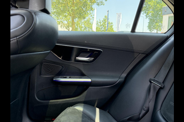 Mercedes-Benz C-Klasse 300 e AMG Line Limited PHEV | VAN € 42.900,- VOOR € 39.877,- | UW WK-VOORDEEL: € 3.023,- | PANORAMADAK | DISTRONIC (ACC) | ACHTERUITRIJCAMERA | DODEHOEKASSISTENT | AMBIENT LIGHTING | MERCEDES-DEALER ONDERHOUDEN | RIJKLAAR MET 12 MAANDEN BOVAG GARANTIE |