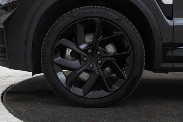 Lynk & Co 01 1.5 360 Graden, Navigatie, Climate, Full black