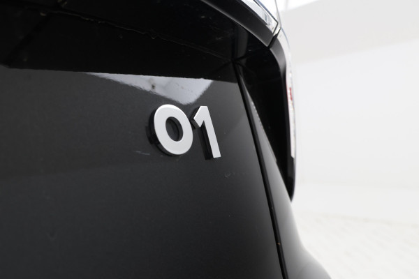 Lynk & Co 01 1.5 360 Graden, Navigatie, Climate, Full black