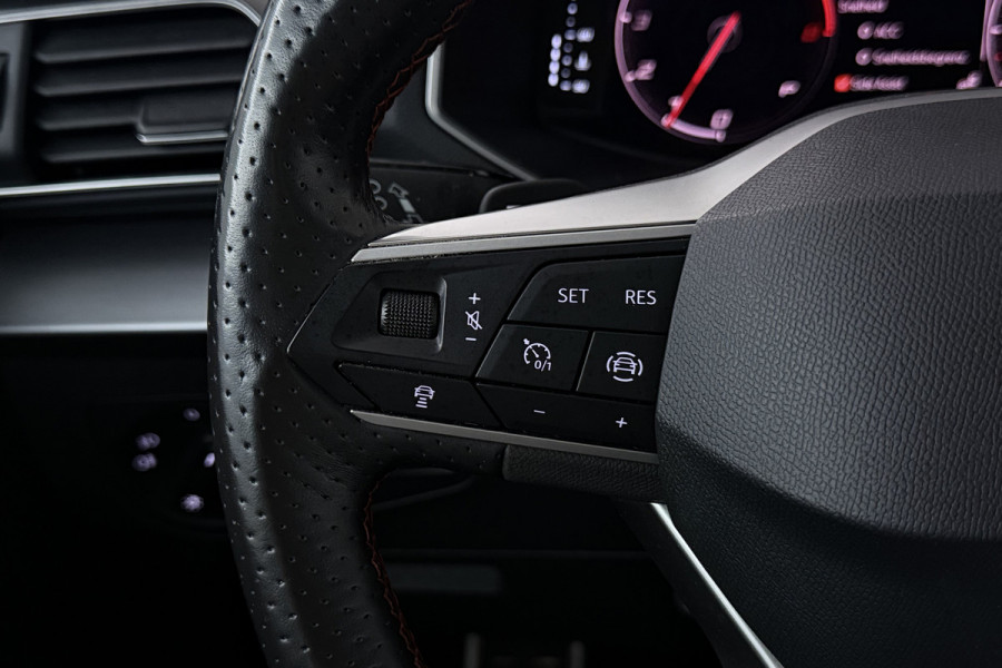 Seat Tarraco 1.5 TSI FR Business Intense 7p. (PANORAMADAK, TREKHAAK WEGKLAPBAAR, STOEL-/STUURVERWARMING, 360 CAMERA, MEMORY SEATS)
